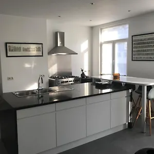 New In House Bruxelles